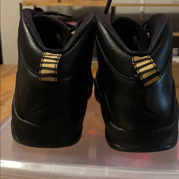 “2016 Jordan 10 NYC” - Picture 4 of 6